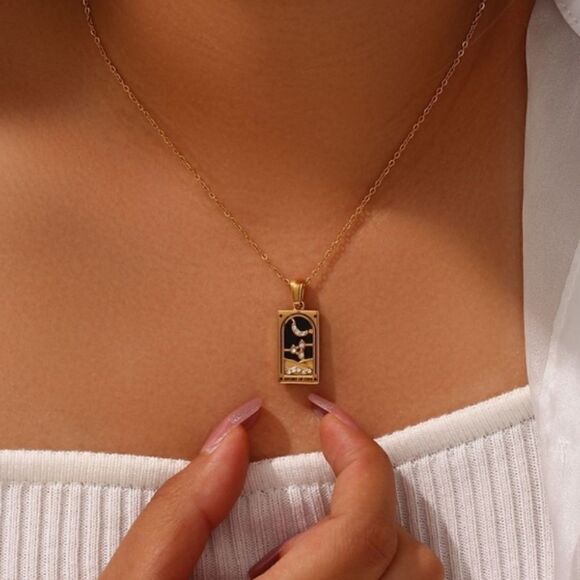 18K Gold Plated Stainless Steel Zircon Crystal "Knight of Cups" Tarot Necklace - Picture 5 of 5